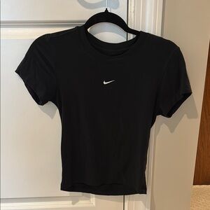 The Nike Tee Slim Fit
